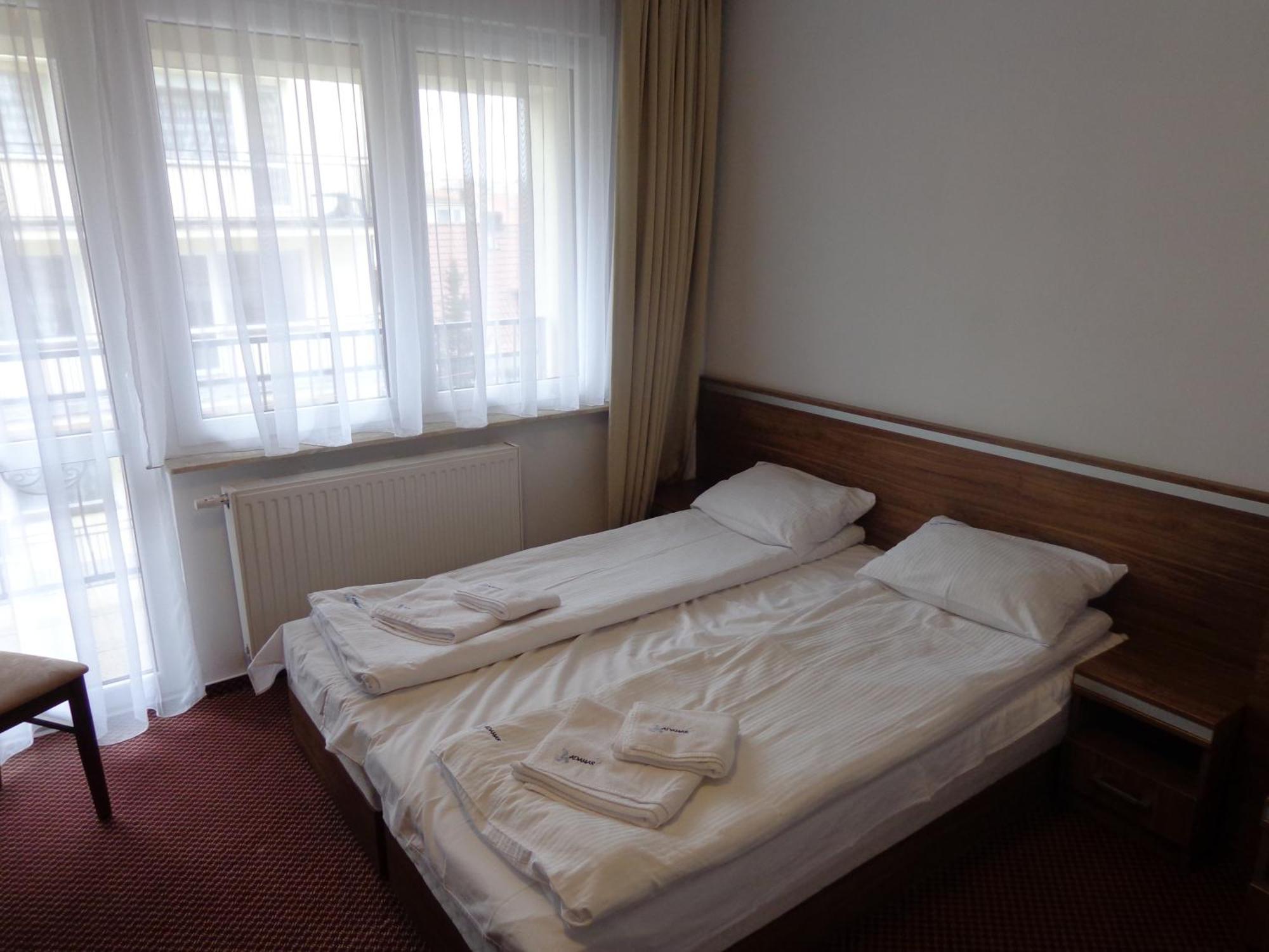 Adamar Jastrzebia Gora Bed & Breakfast Room photo