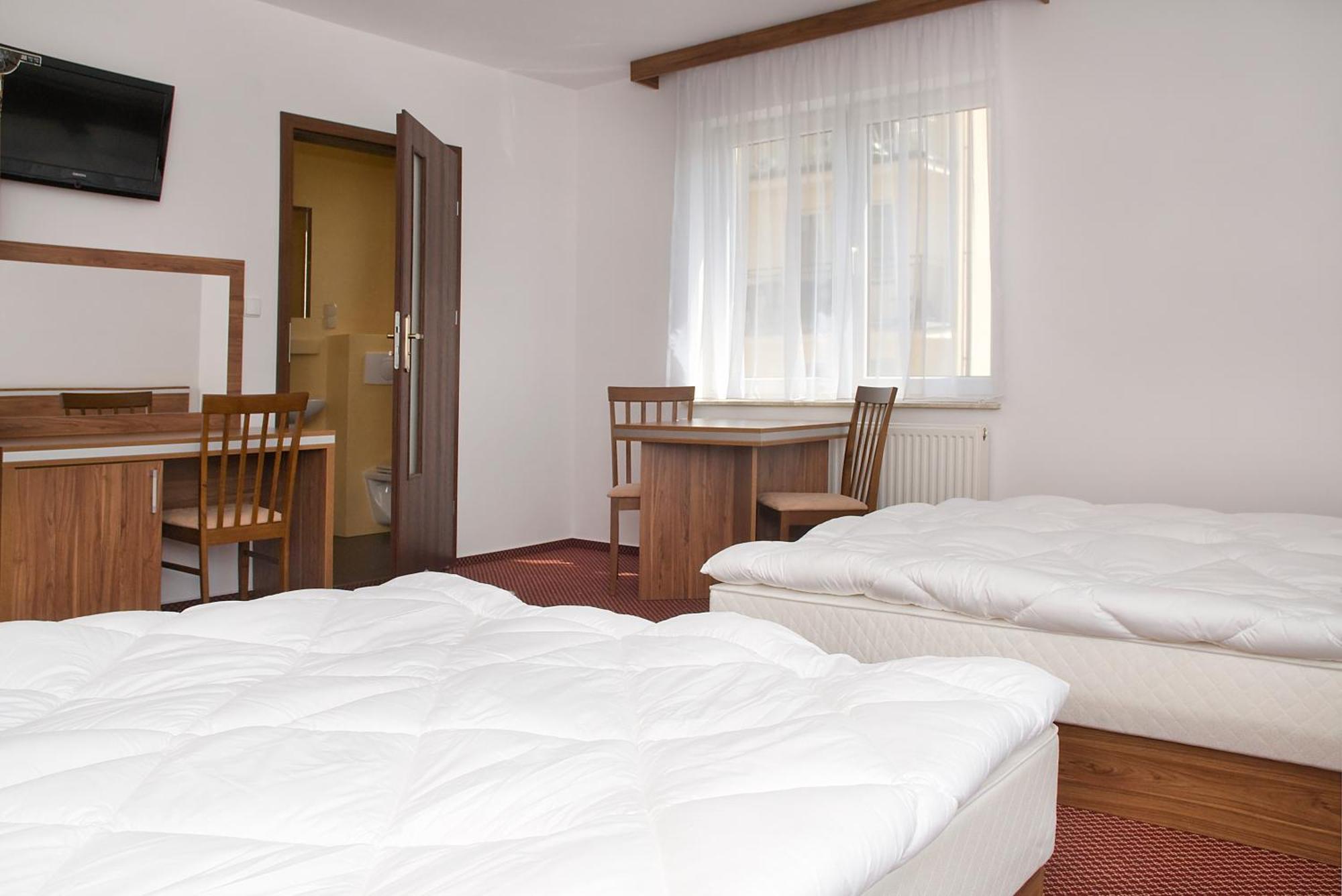 Adamar Jastrzebia Gora Bed & Breakfast Room photo