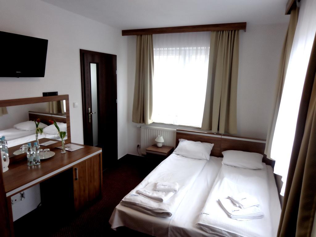 Adamar Jastrzebia Gora Bed & Breakfast Room photo