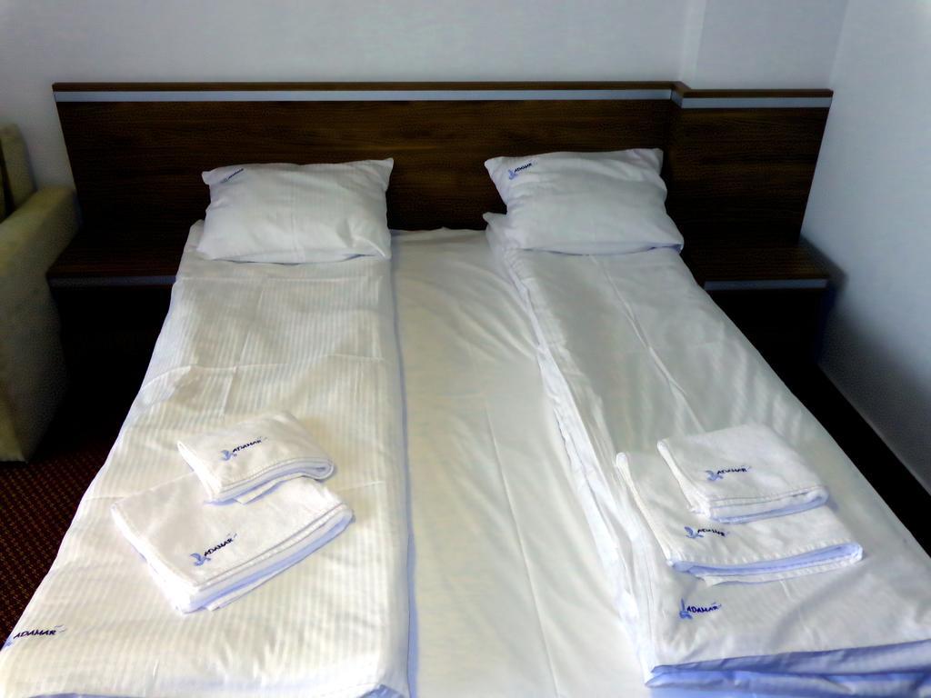 Adamar Jastrzebia Gora Bed & Breakfast Room photo