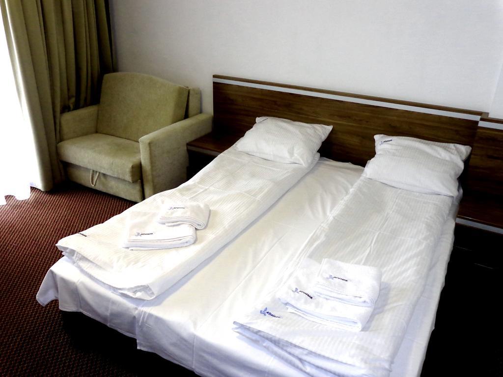 Adamar Jastrzebia Gora Bed & Breakfast Room photo