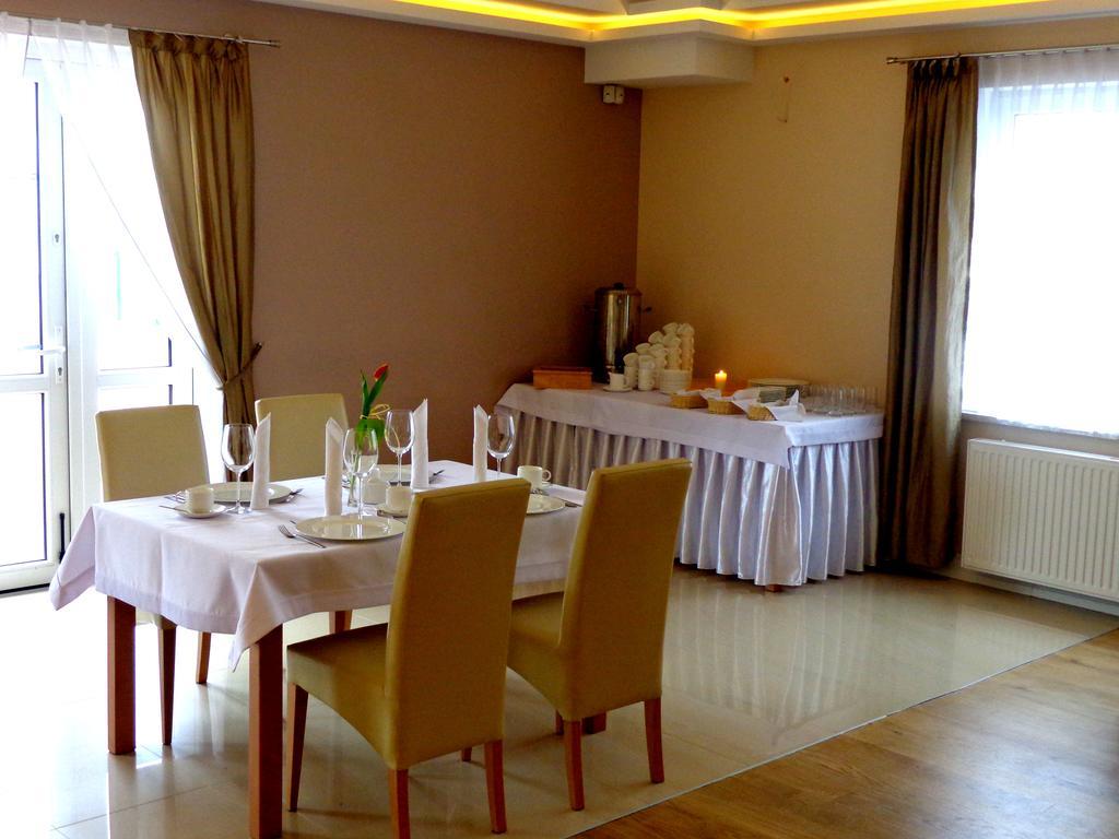 Adamar Jastrzebia Gora Bed & Breakfast Exterior photo
