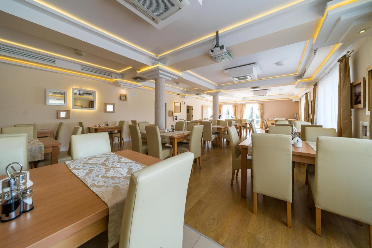 Adamar Jastrzebia Gora Bed & Breakfast Exterior photo