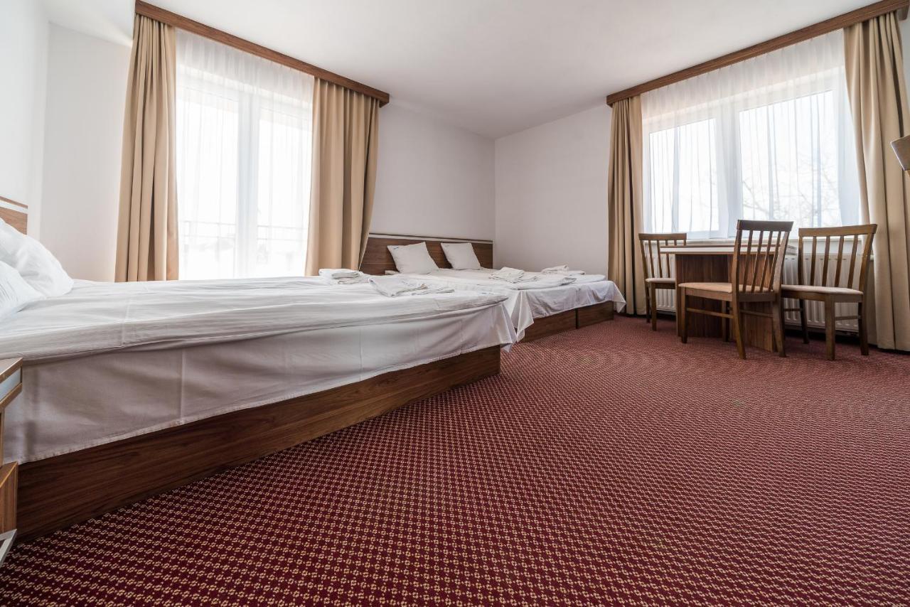 Adamar Jastrzebia Gora Bed & Breakfast Exterior photo