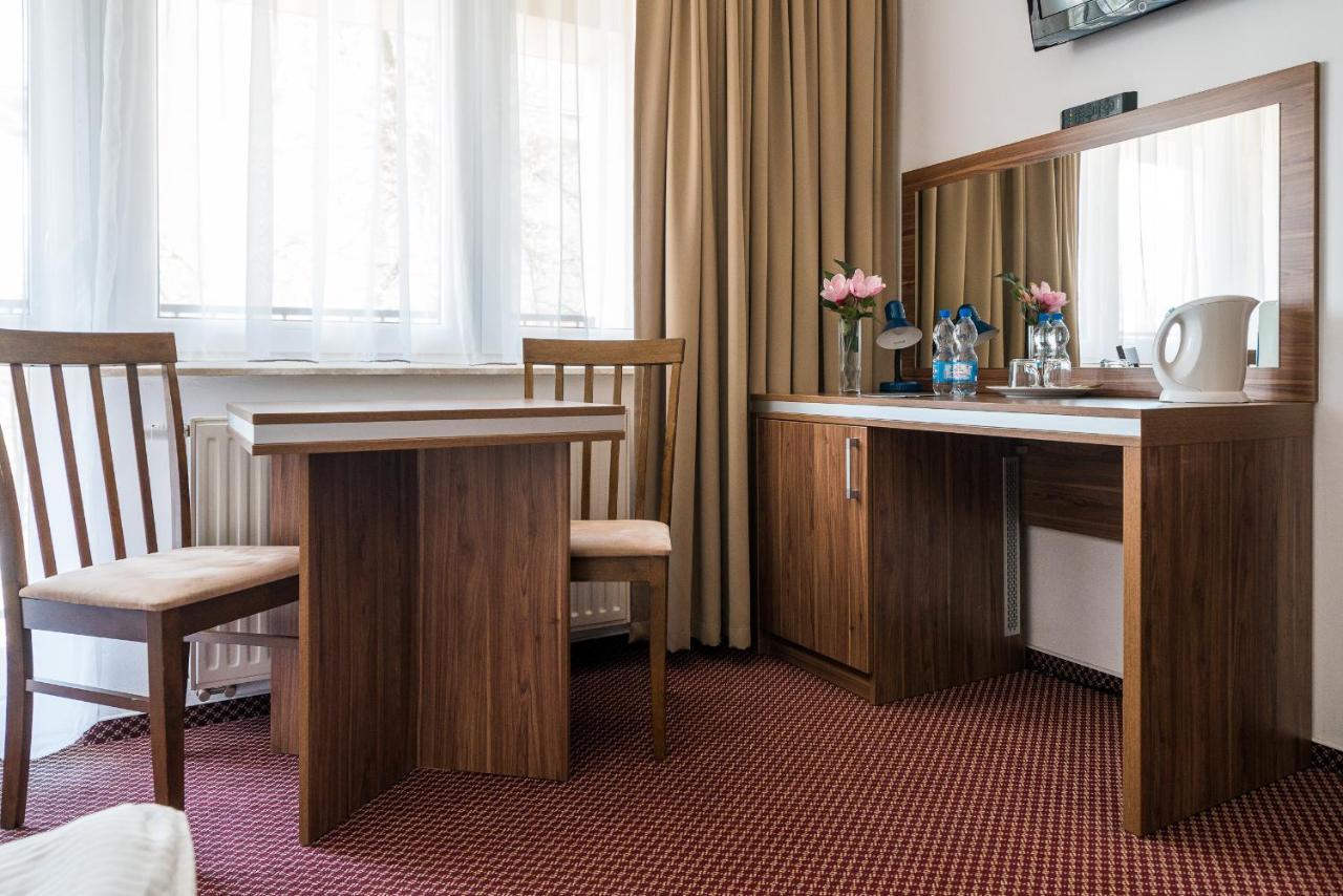Adamar Jastrzebia Gora Bed & Breakfast Exterior photo