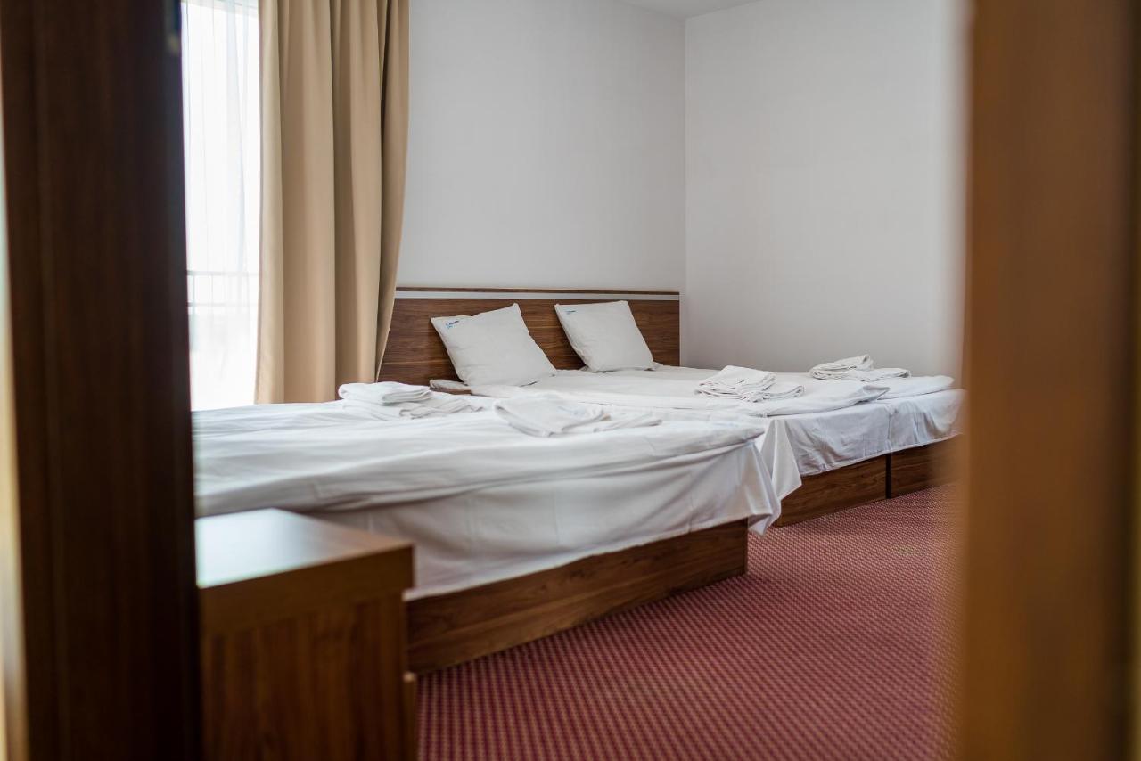 Adamar Jastrzebia Gora Bed & Breakfast Exterior photo