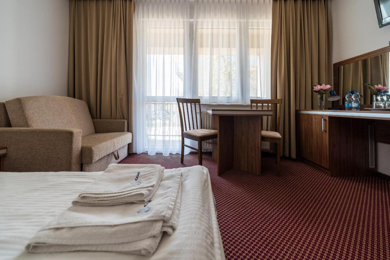 Adamar Jastrzebia Gora Bed & Breakfast Exterior photo