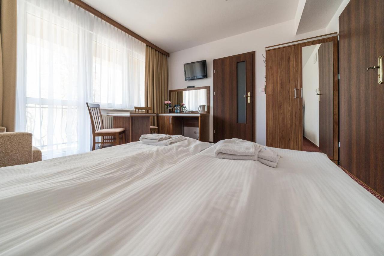 Adamar Jastrzebia Gora Bed & Breakfast Exterior photo